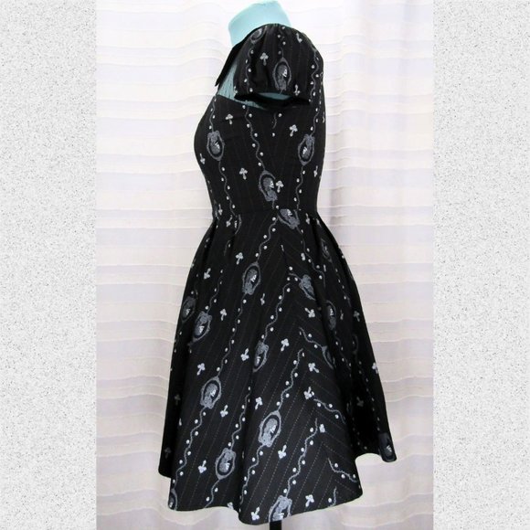 Hell Bunny Collared Gemma Mini Dress in Black Pinstripe Skull Cameo - M - Picture 6 of 10